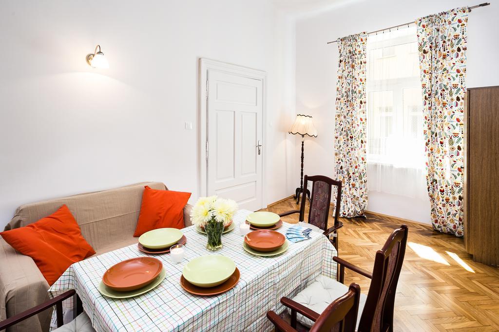 Live Like Locals: Market Square X Jewish District Cracovie Extérieur photo